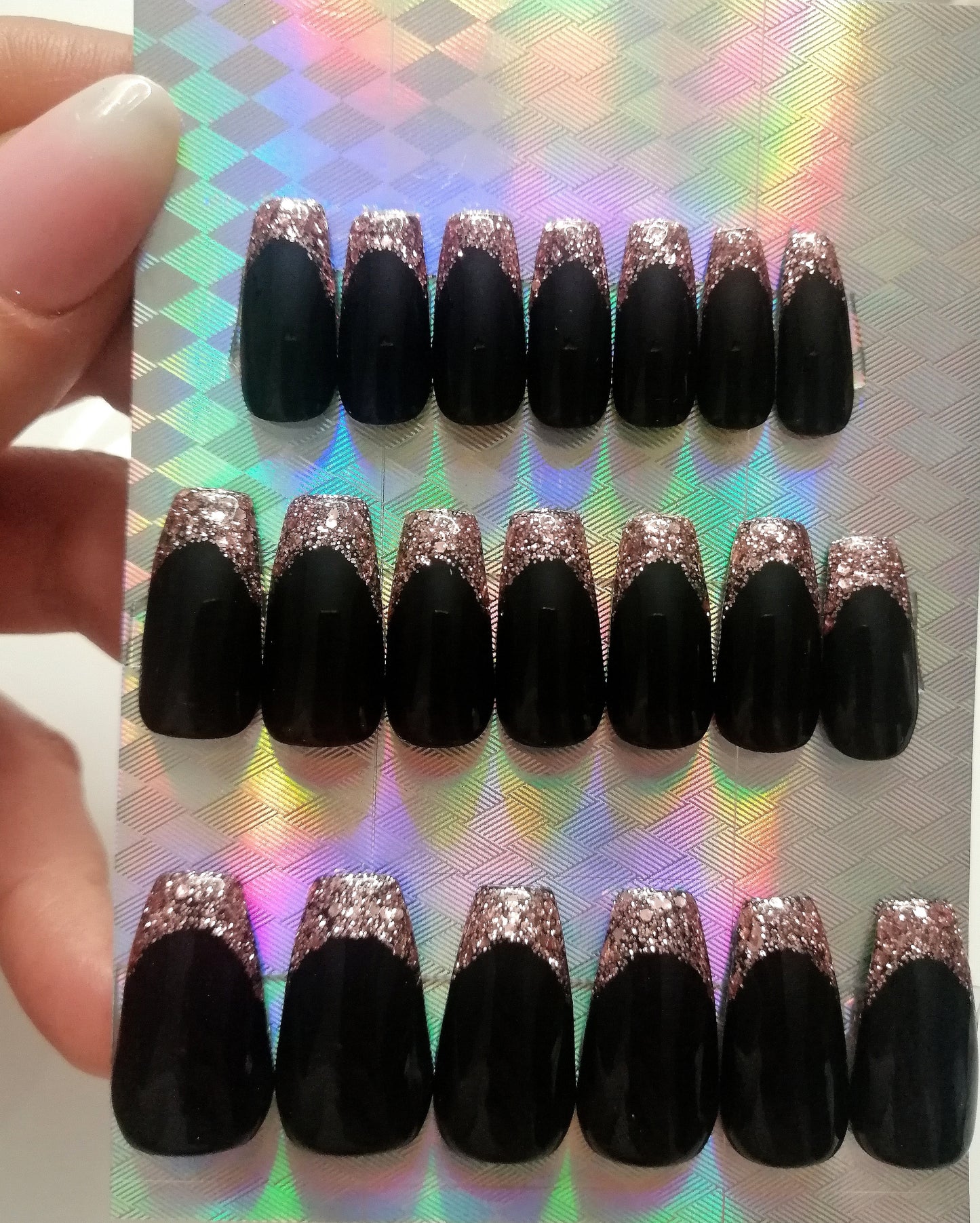 Night Queen – Elegante Press On Nägel in Dunkel | MEVANAILS
