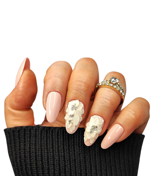 Flowers Nude – Press On Nägel mit Gel & floralem Design | MEVANAILS