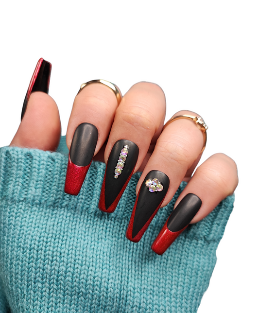 Gothic Nägel Schwarz – Press Ons mit Stil | MEVANAILS