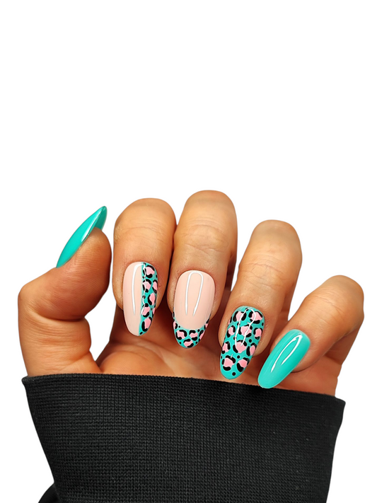 Tropical Leopard – Bunte Press On Nägel im Animal Print | MEVANAILS